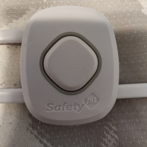 Safety‎ First Child Safety Slide Lock NEW - Picture 3 of 9